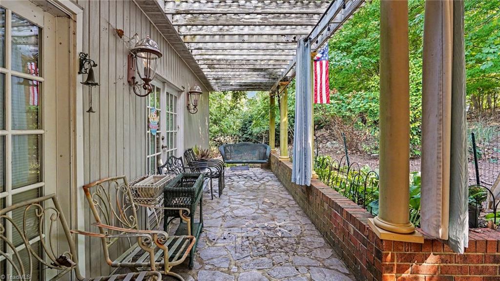 main property photo 27