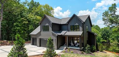 image of property with 4 Bed | 3 Bath | 3,720 Sqft