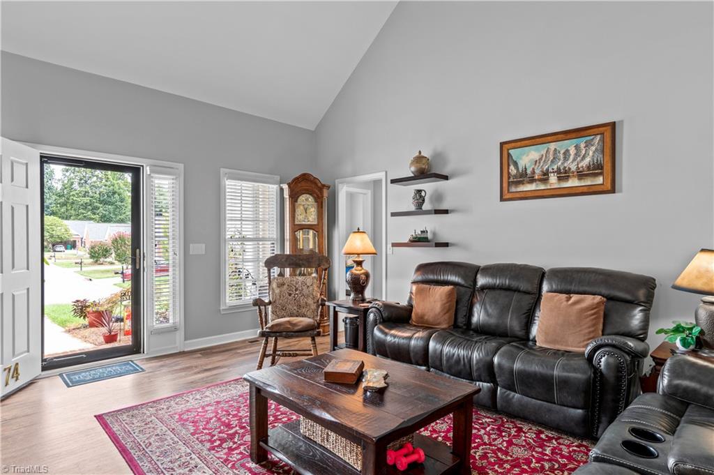 main property photo 5