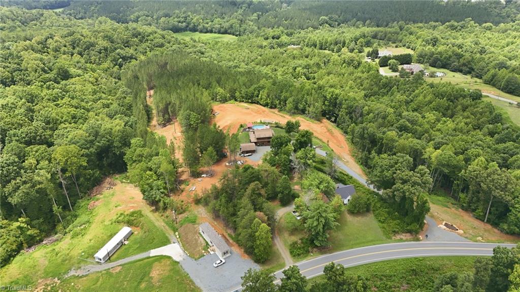 main property photo 40