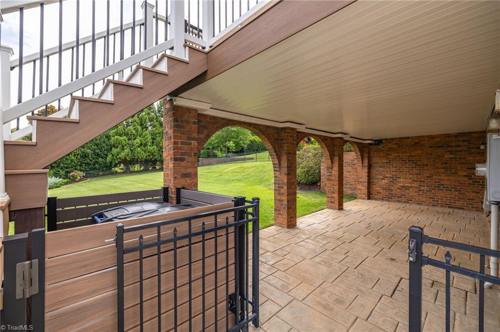main property photo 34