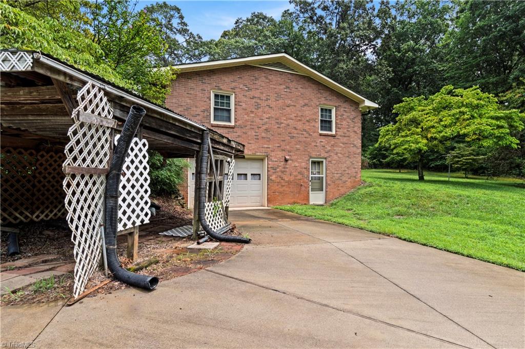 main property photo 32