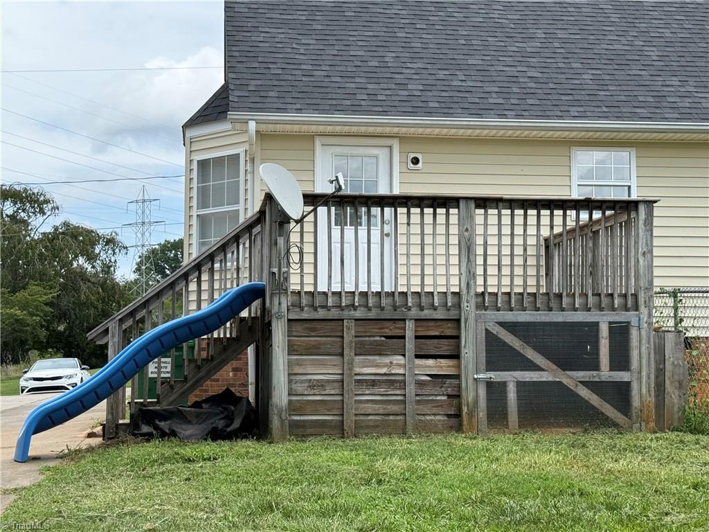 main property photo 40