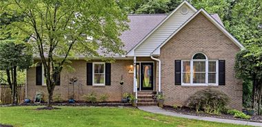 image of property with 3 Bed | 3 Bath | 2,989 Sqft