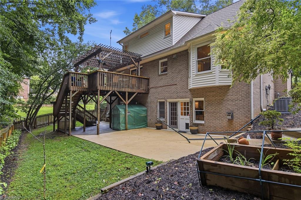 main property photo 4