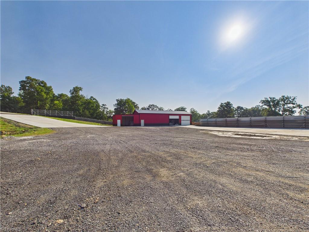 main property photo 33