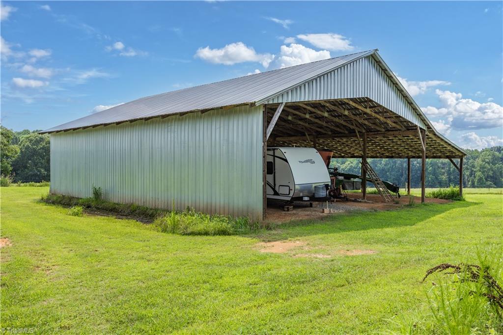 main property photo 39