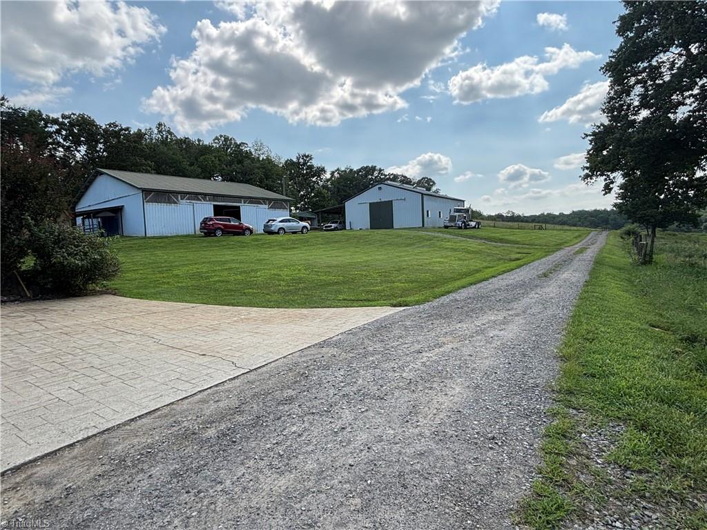 main property photo 32