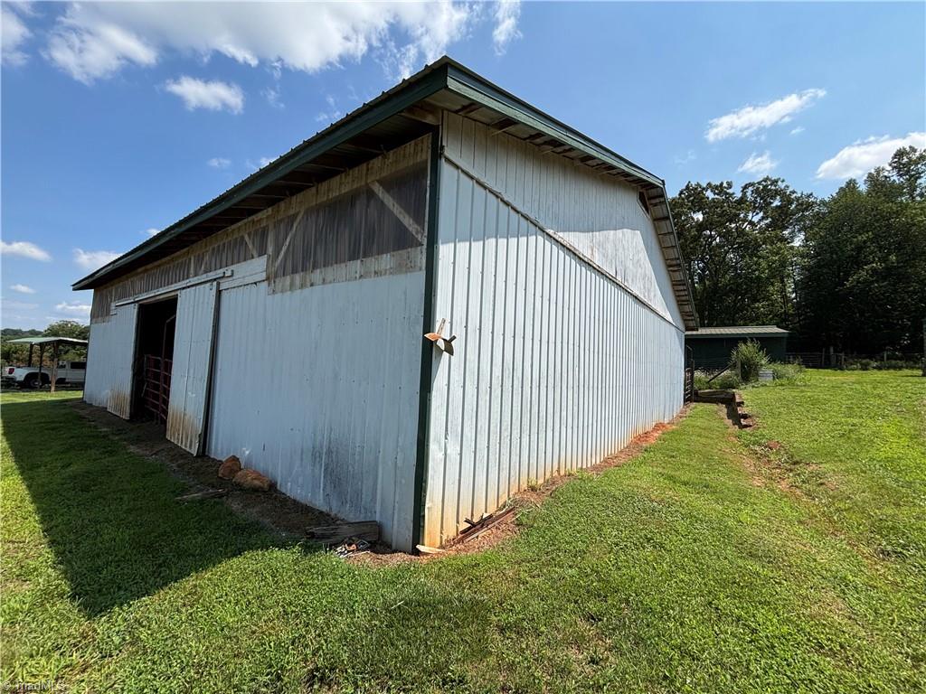 main property photo 37