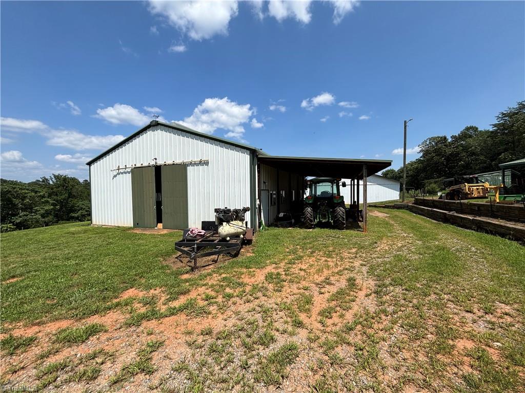 main property photo 39