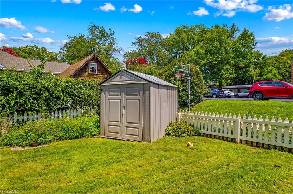 main property photo 47