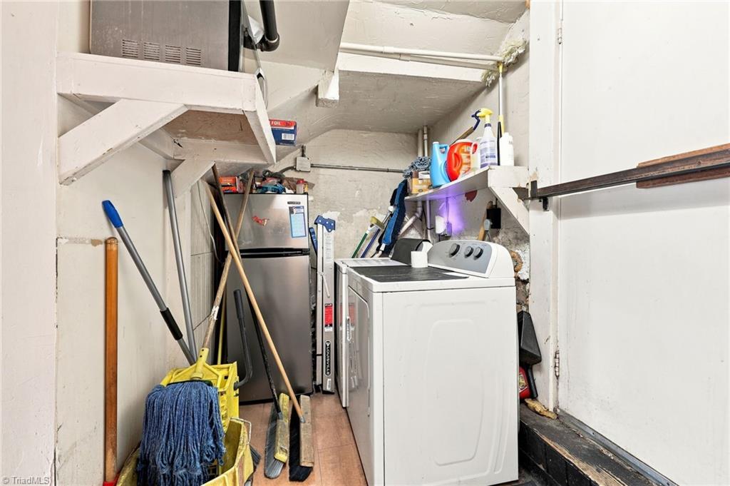 main property photo 14