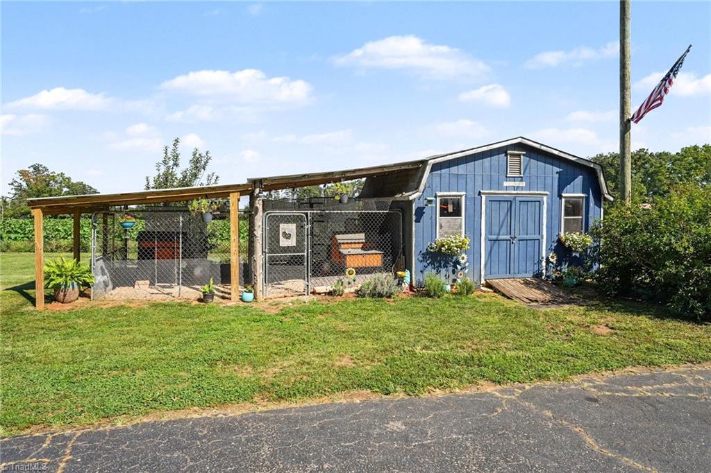 main property photo 23