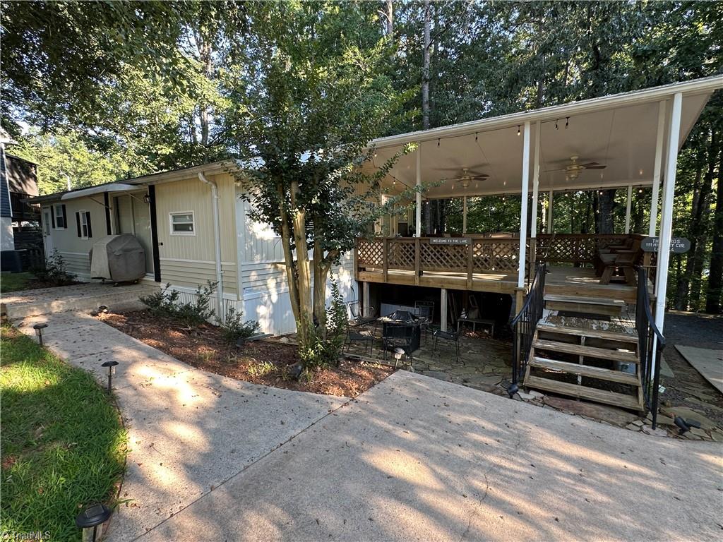 main property photo 40