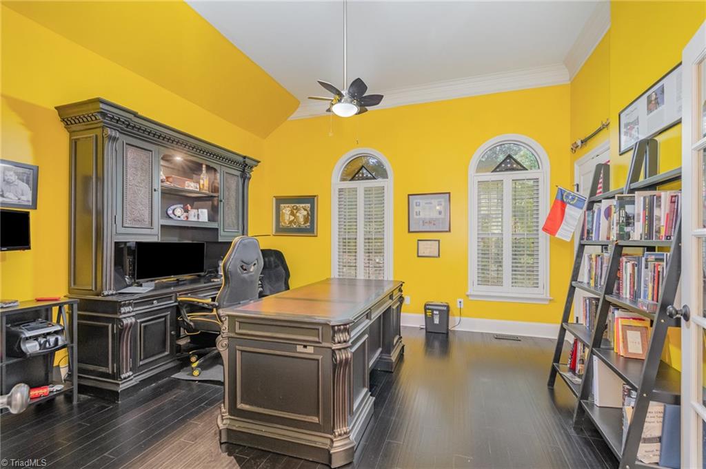 main property photo 17
