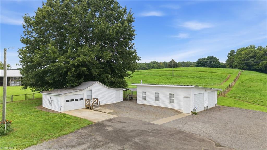 main property photo 41