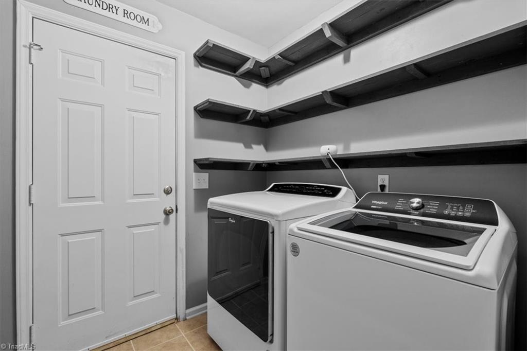 main property photo 14