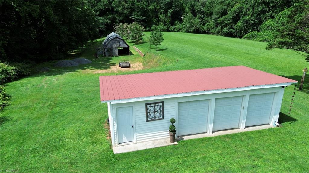 main property photo 31