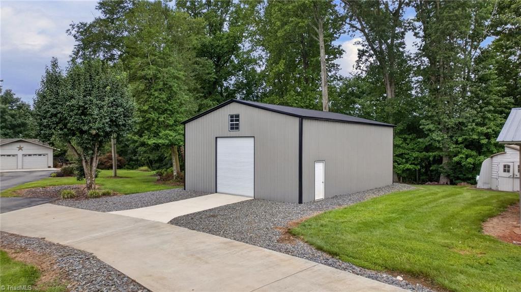 main property photo 30