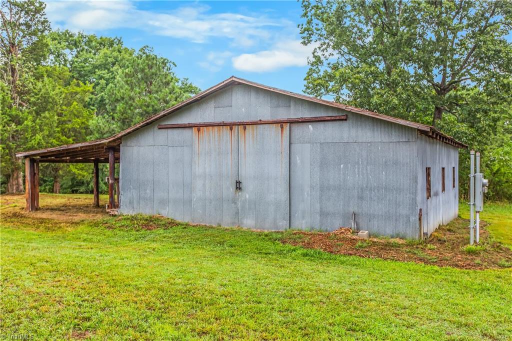 main property photo 36
