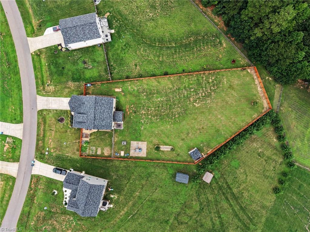 main property photo 32