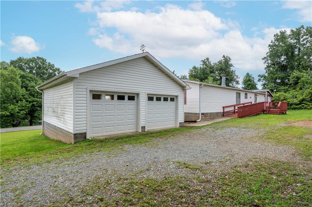 main property photo 40