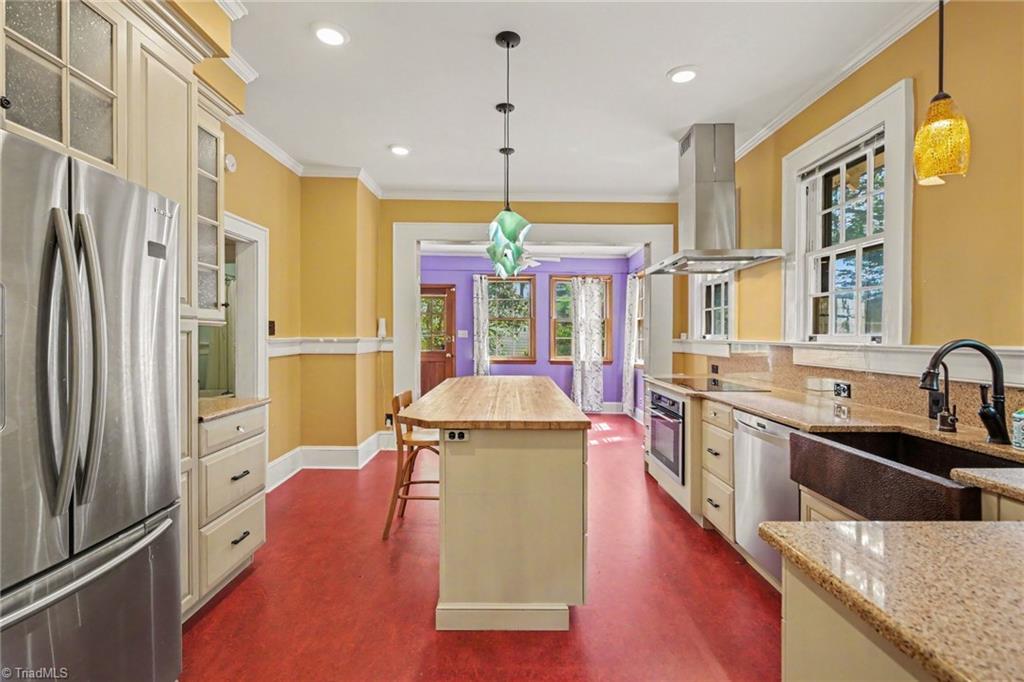 main property photo 17