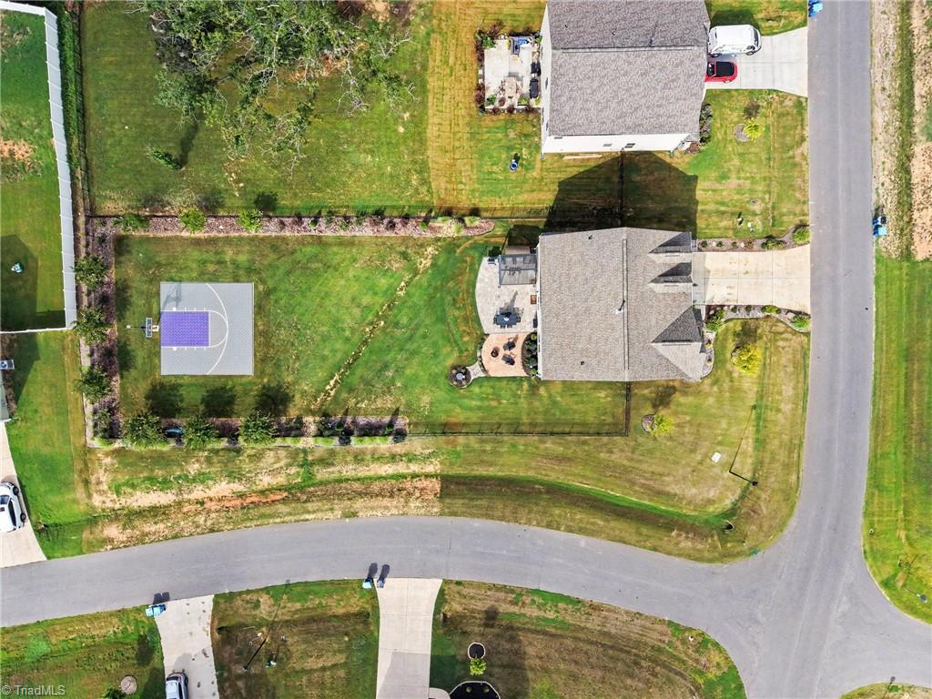 main property photo 35