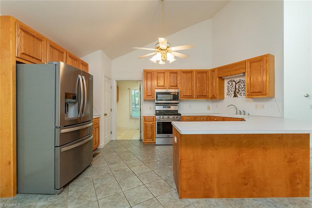 main property photo 14