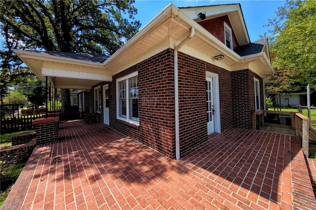main property photo 32
