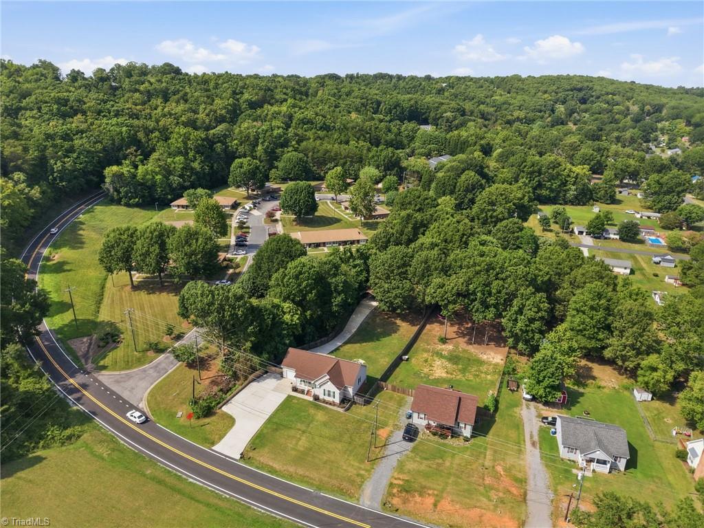 main property photo 40