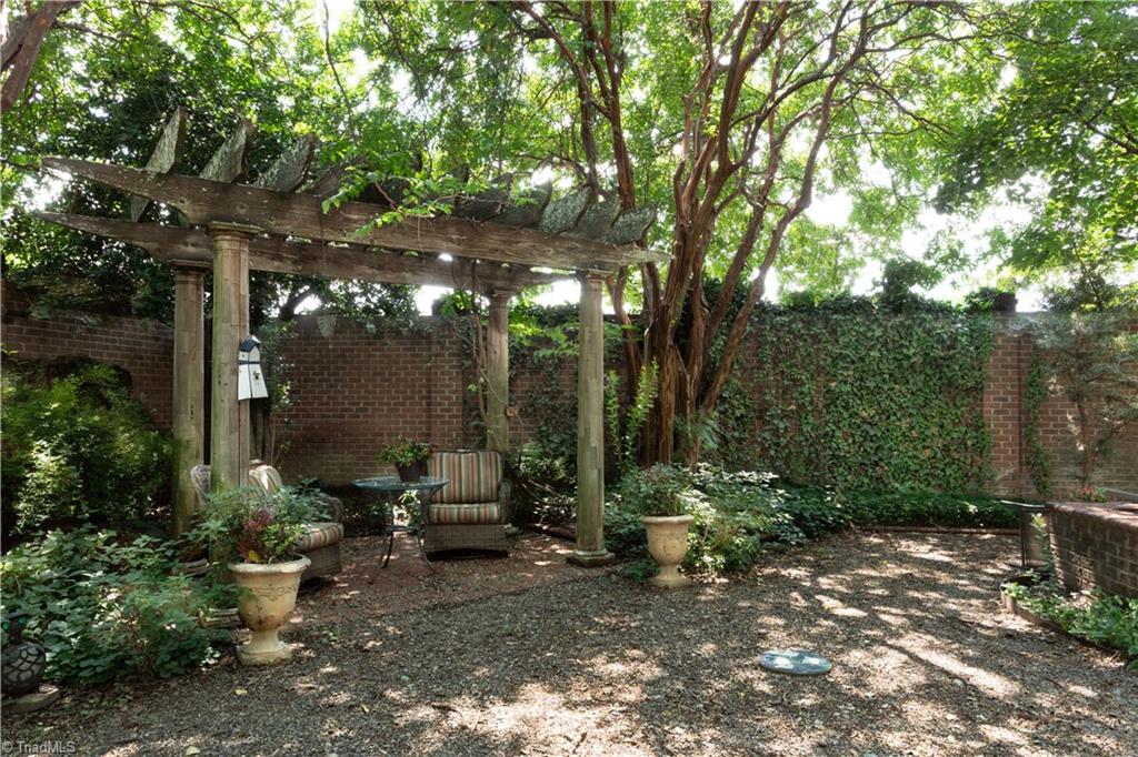 main property photo 47