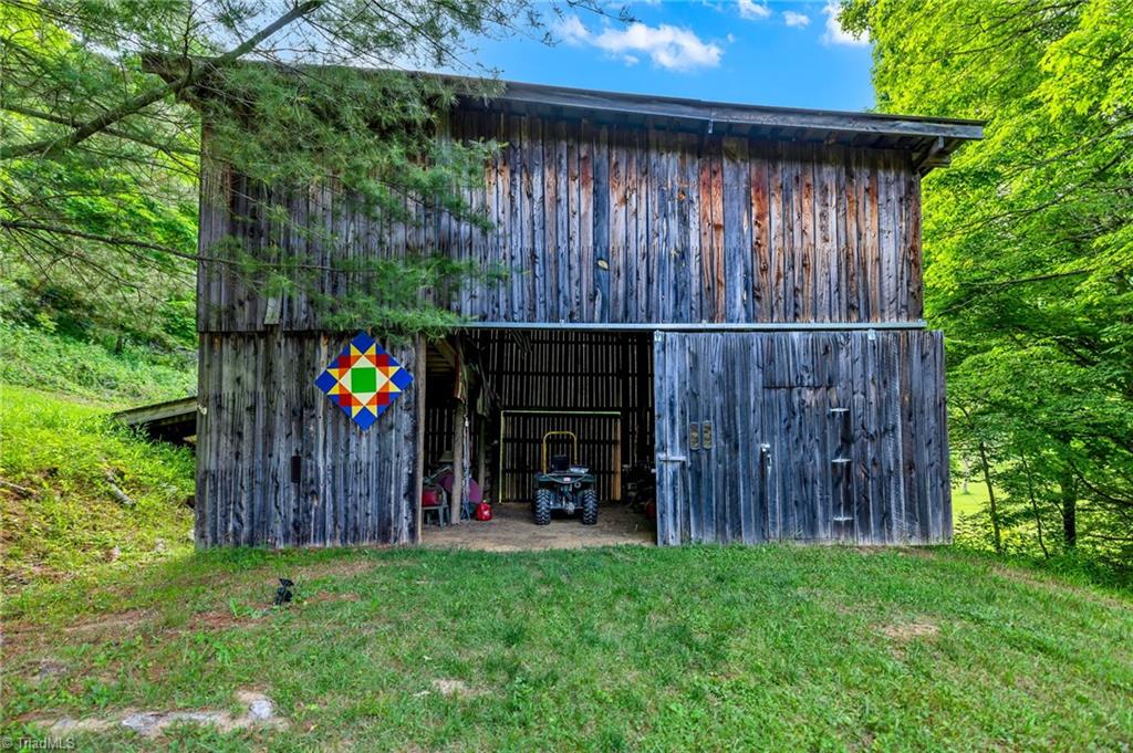 main property photo 34