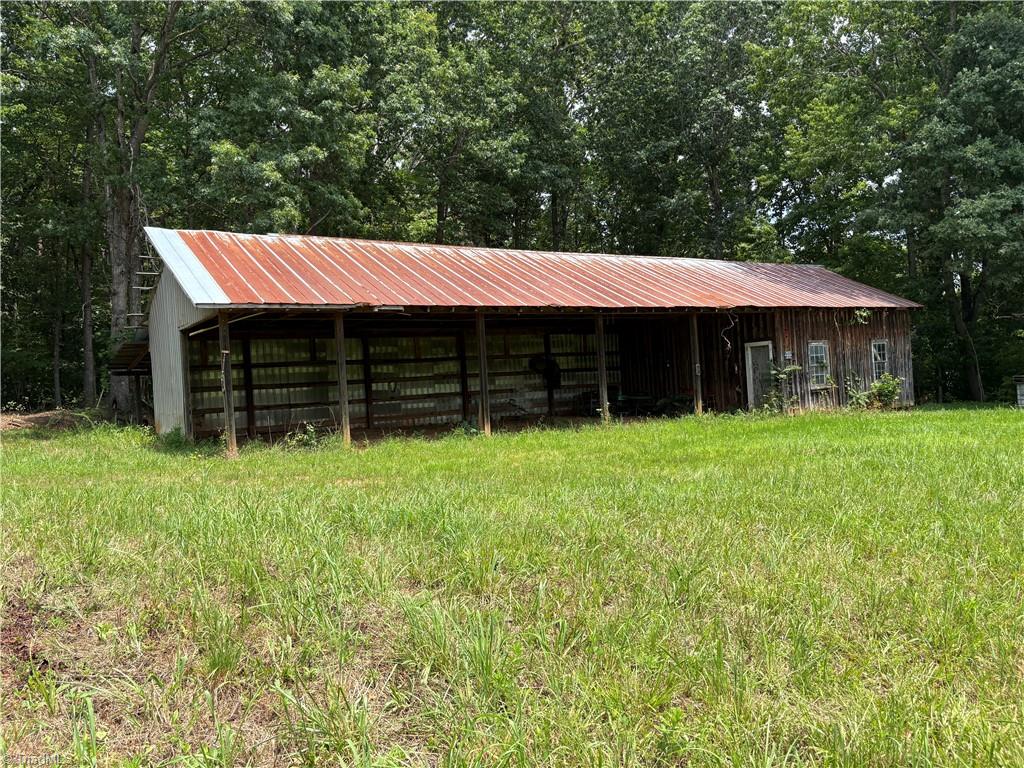 main property photo 17