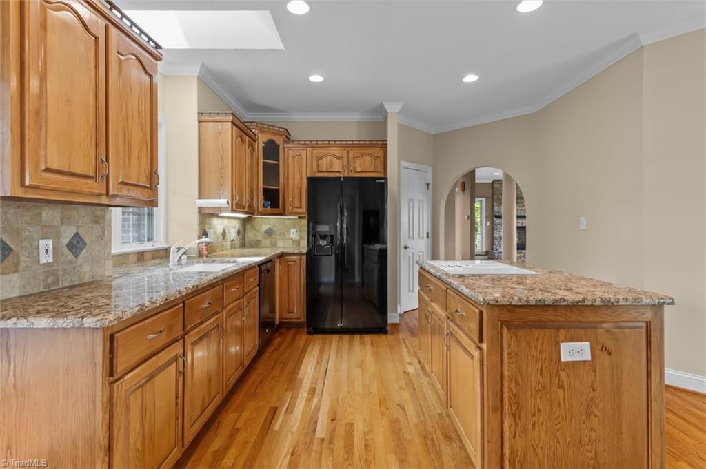 main property photo 13