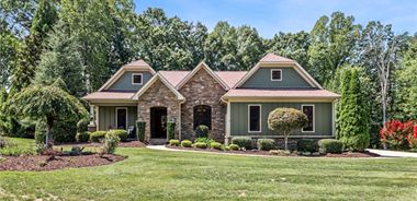 image of property with 3 Bed | 2 Bath | 3,195 Sqft