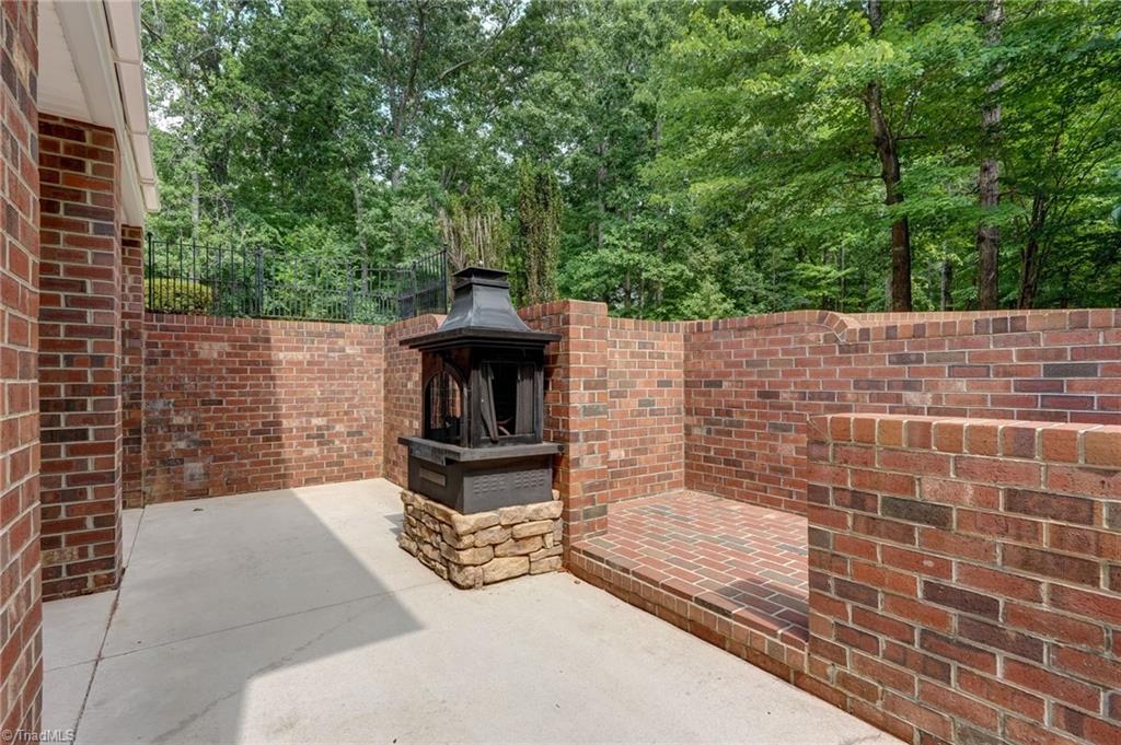 main property photo 31