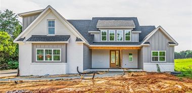 image of property with 4 Bed | 3 Bath | 3,231 Sqft