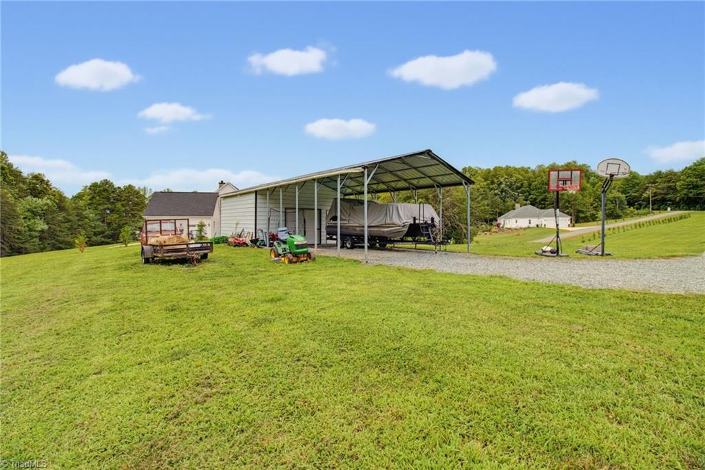 main property photo 28