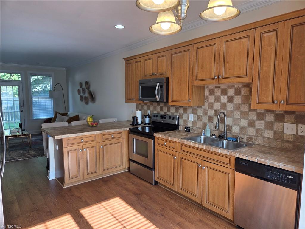 main property photo 5