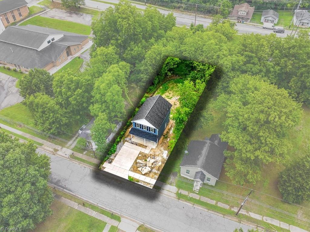 main property photo 37
