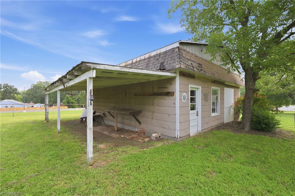 main property photo 23