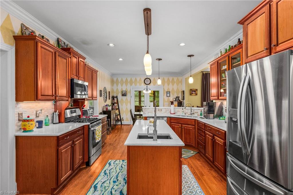 main property photo 18