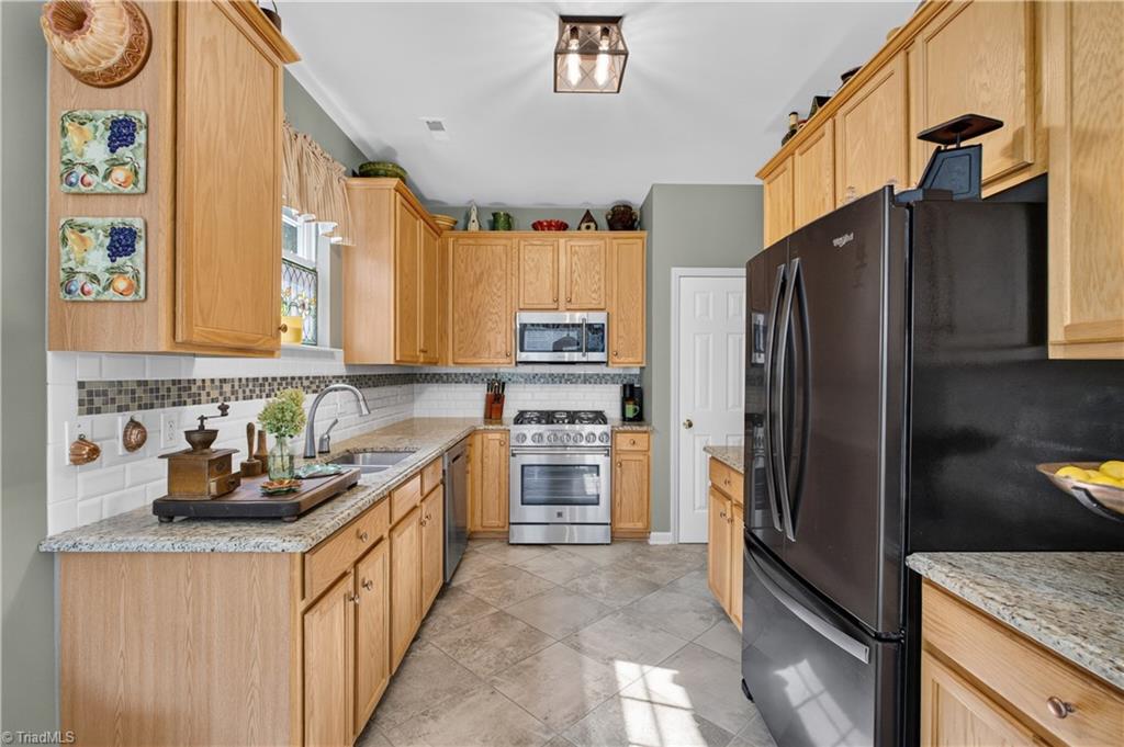 main property photo 15