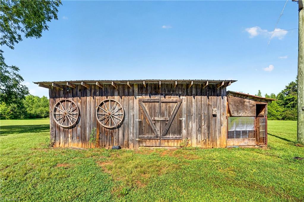 main property photo 37