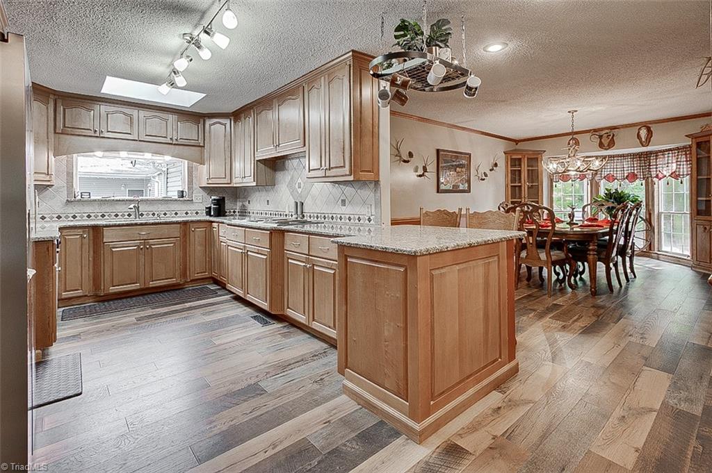 main property photo 17
