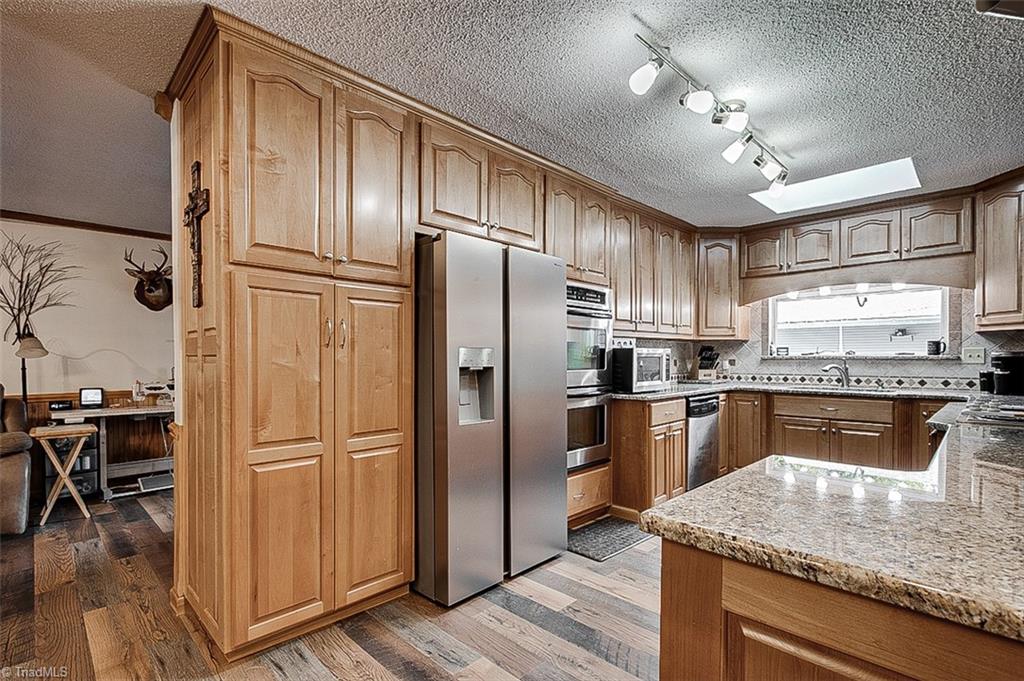 main property photo 22