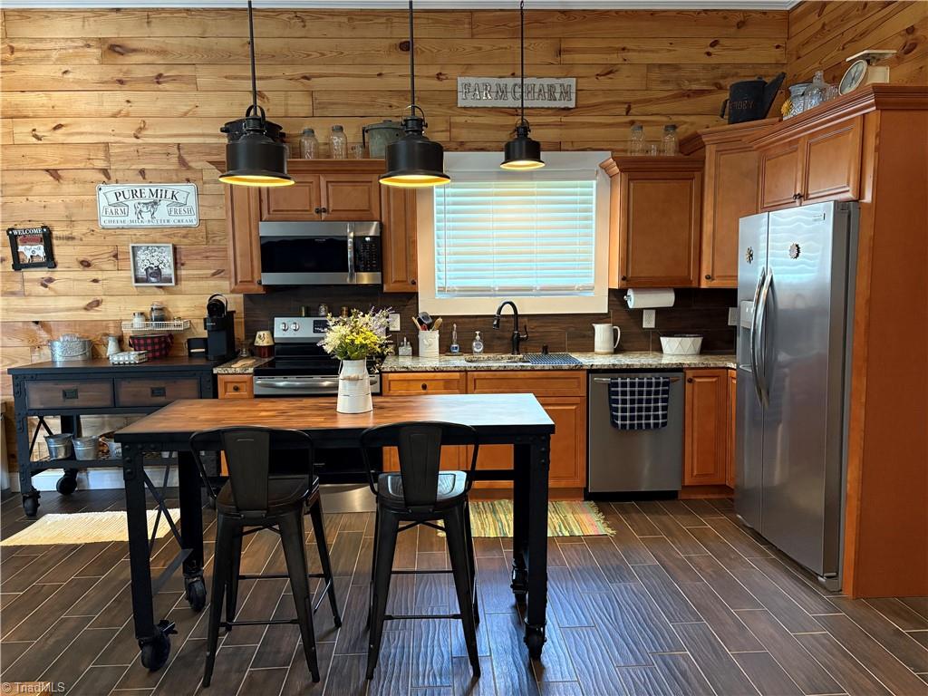 main property photo 7