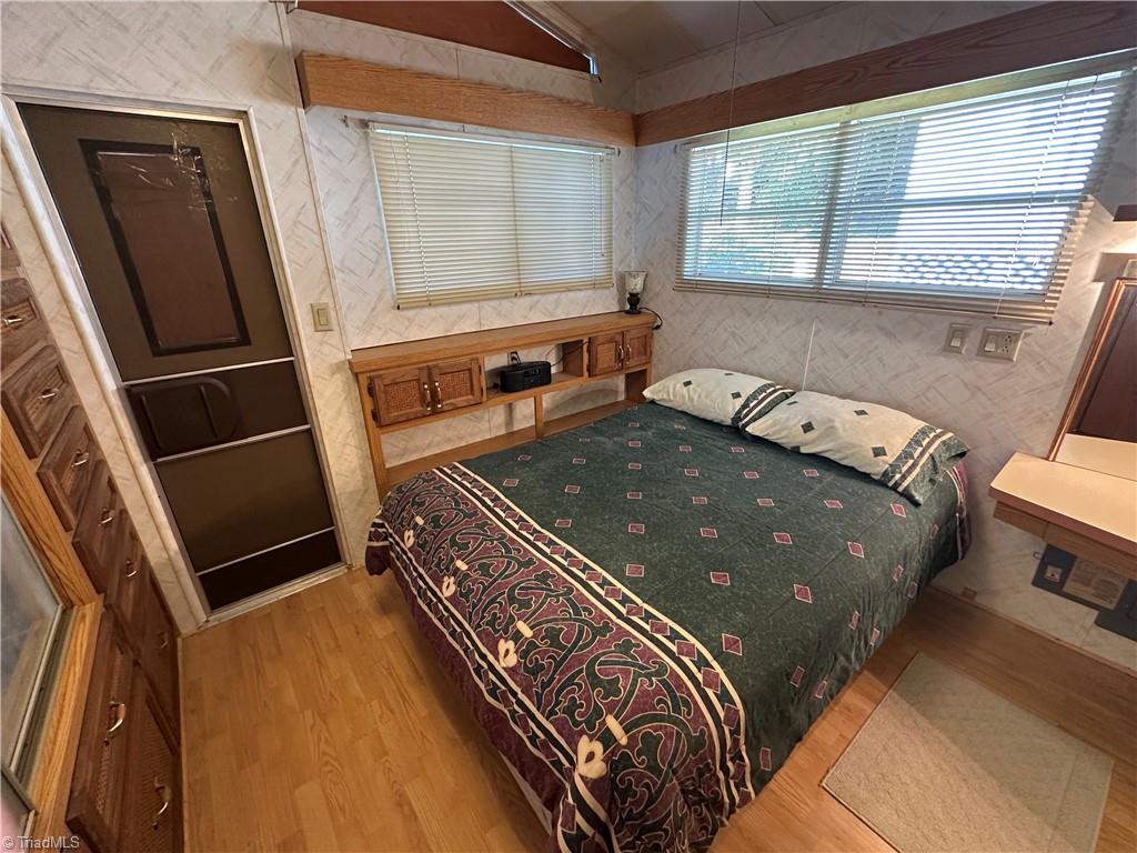 property viewer photo 16