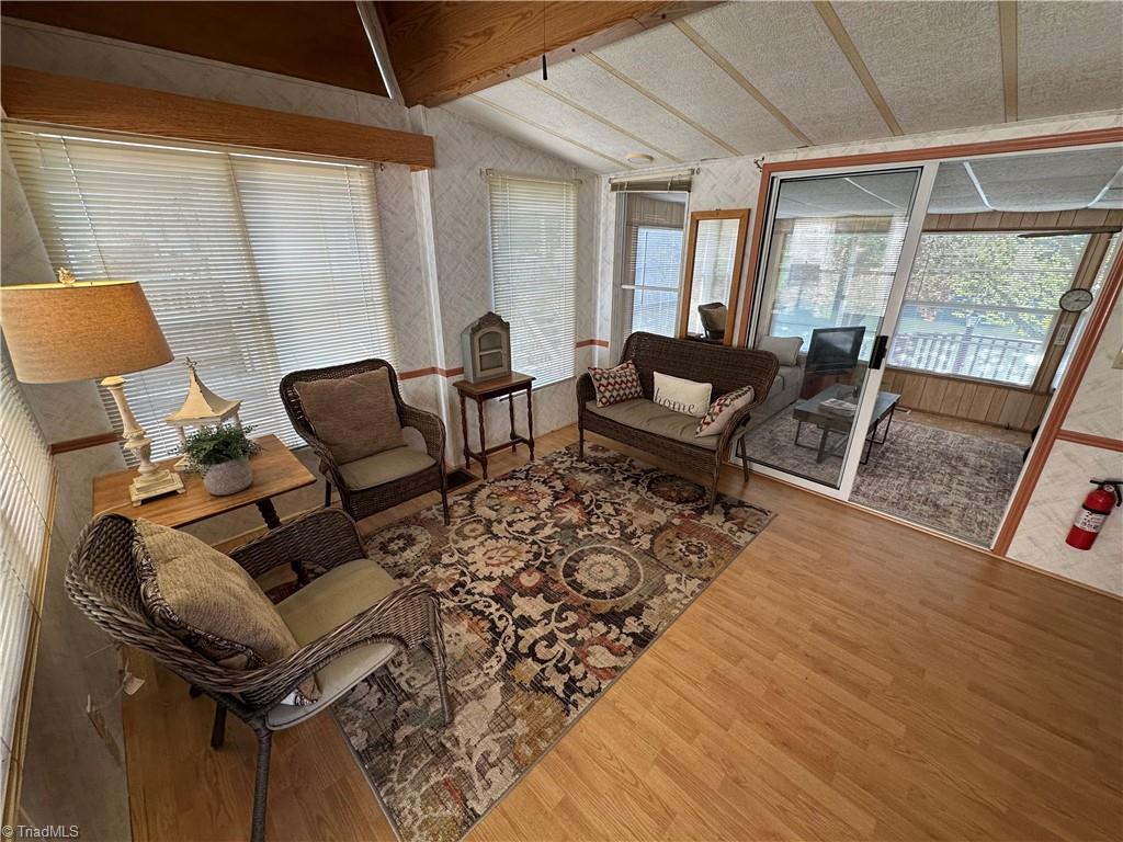 property viewer photo 3